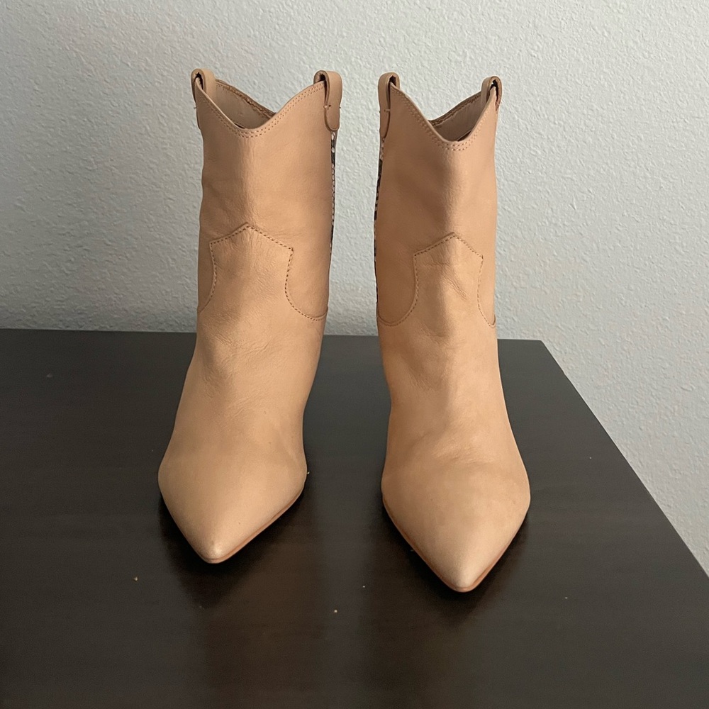 Dolce Vita Tan Western Booties Size 10 Pointed Toe Ankle Boots Cowgirl Trend